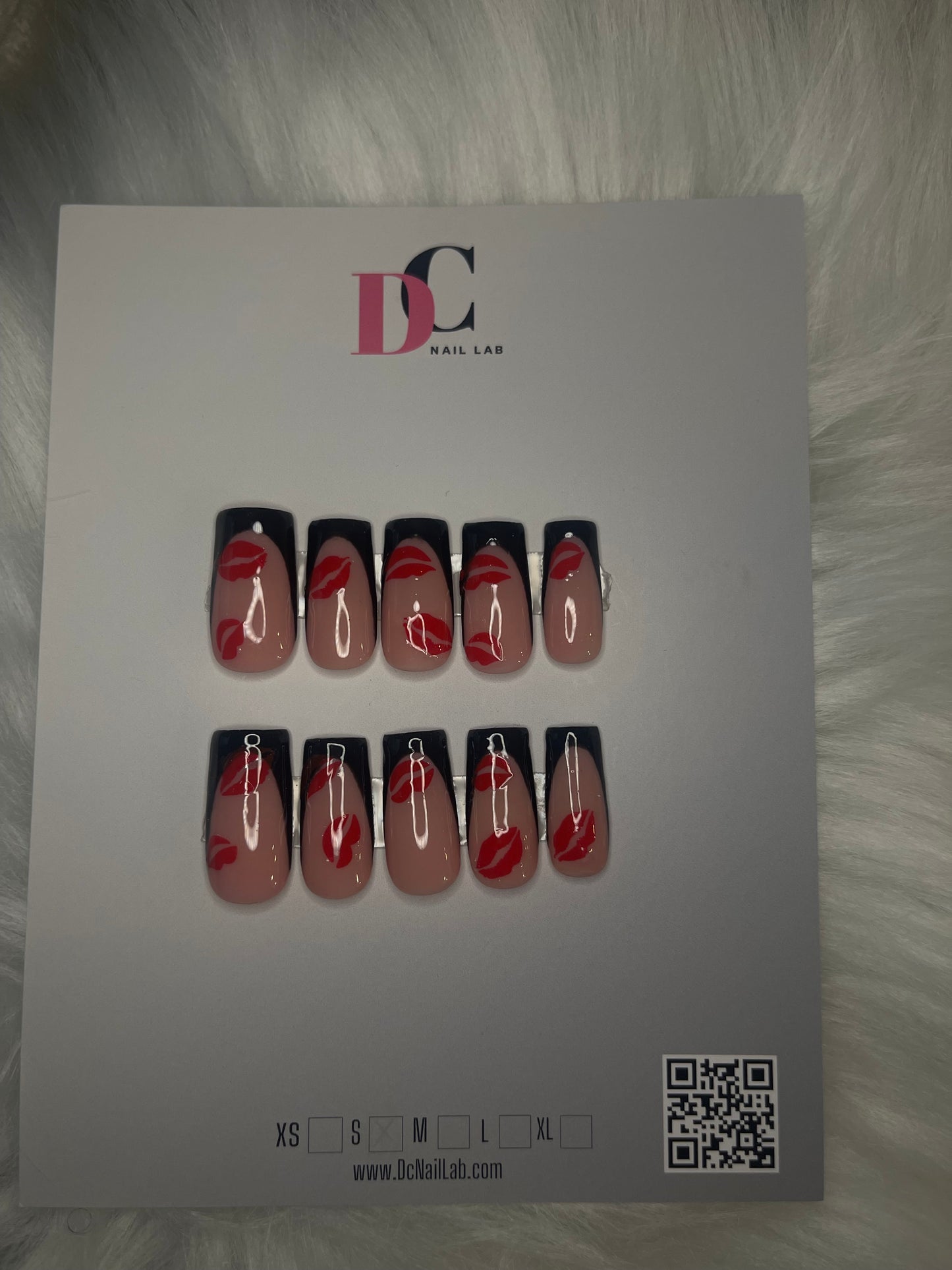 Lip Print French Tips